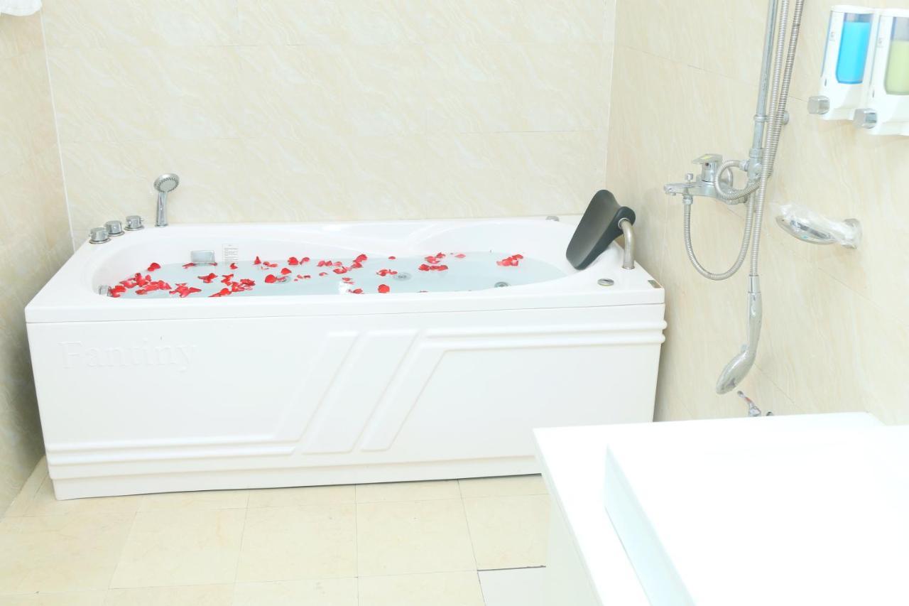 Noi Bai Ville Airport Hotel Hanoi Luaran gambar